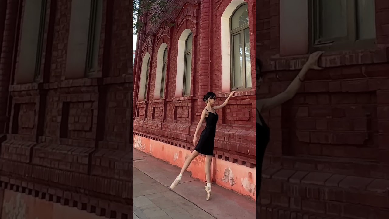不好意思﫡最近我是芭蕾旅行博主 这是塔城 中哈边境 一个很浪漫的边陲小城﫶芭蕾 保持热爱奔赴山海